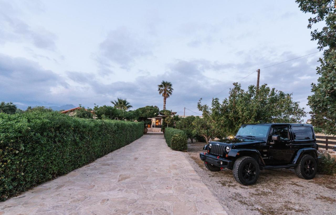 Villa Repsimia With Private Jacuzzi Kokkinos Pirgos Buitenkant foto